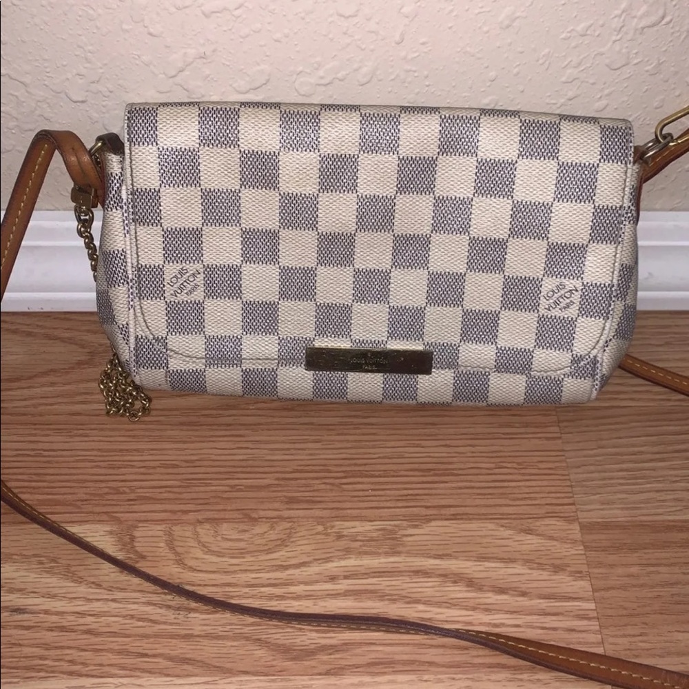 ‼️SOLD‼️LV clutch w/ crossbody strap✨